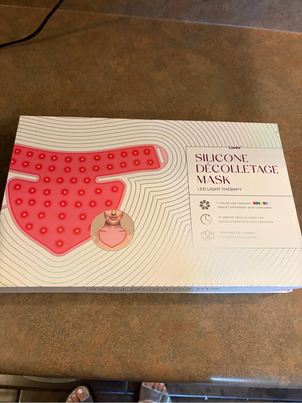 Lindo Silicone Décolletage LED Light Therapy Mask - Pink